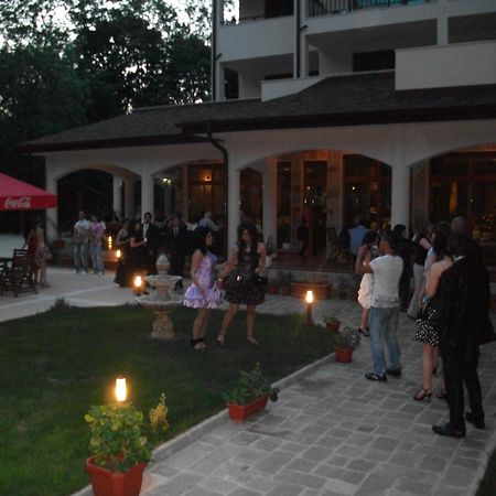 Hotel Park Karnobat Extérieur photo