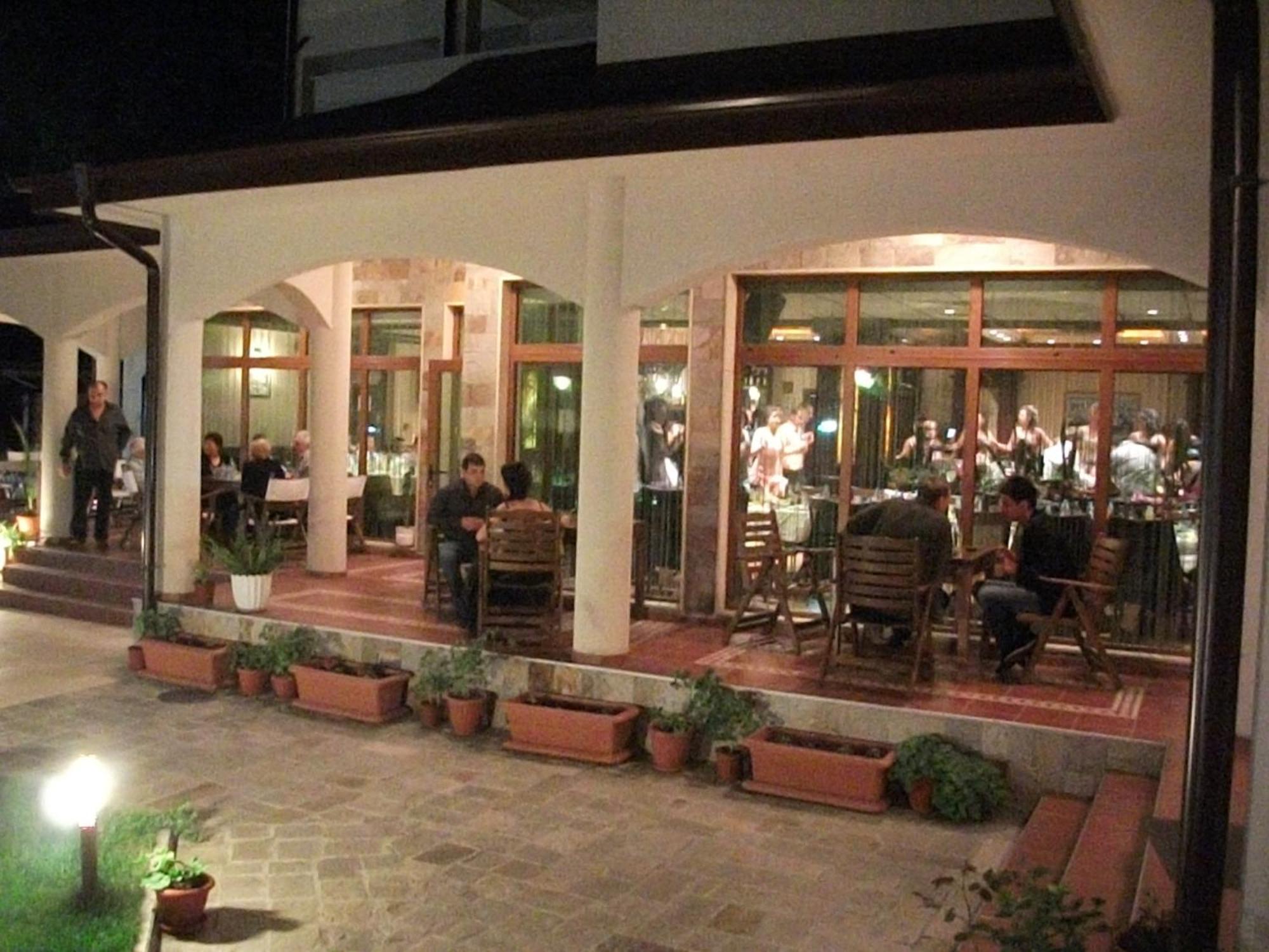 Hotel Park Karnobat Extérieur photo