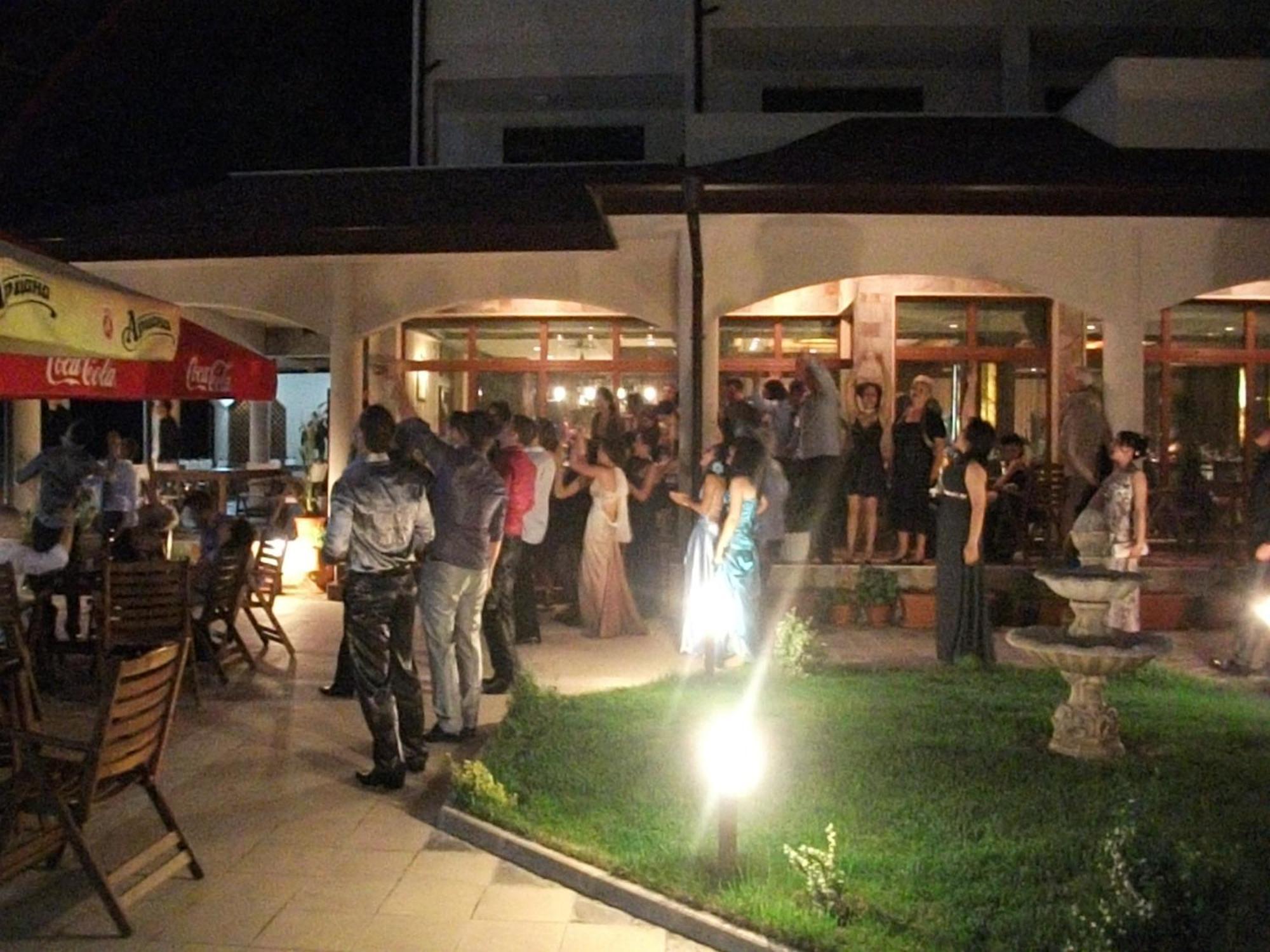 Hotel Park Karnobat Extérieur photo