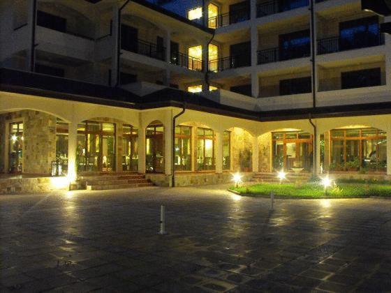 Hotel Park Karnobat Extérieur photo